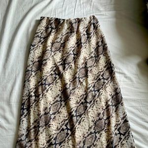 knee length flowy skirt